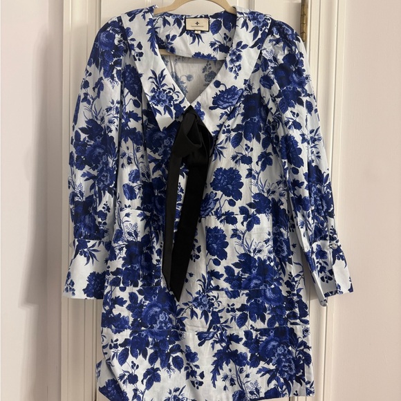 Tuckernuck Blue and White Floral Mini Dress with Black Bow - Picture 2 of 4